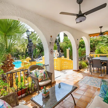 La Font With Pool And Bbq