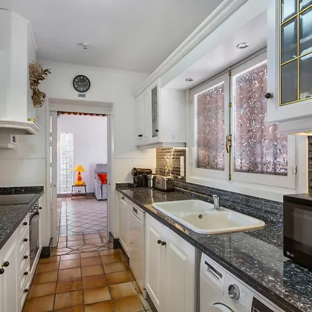 Villa La Font With Pool And Bbq