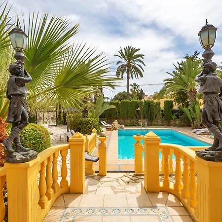 La Font With Pool And Bbq