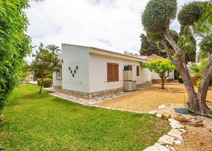 La Font With Pool And Bbq