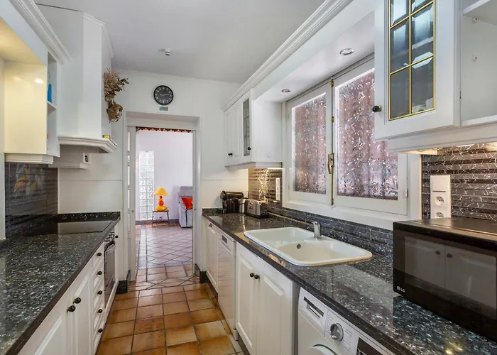 Villa La Font With Pool And Bbq