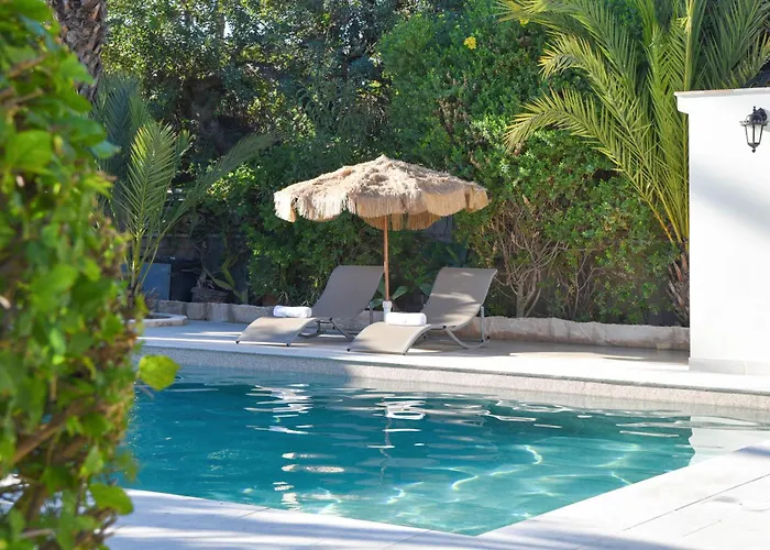 La Font With Pool And Bbq *